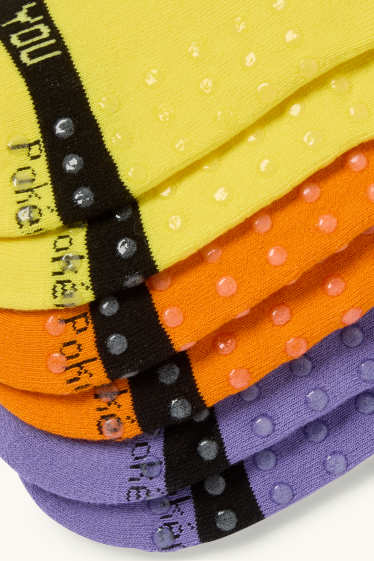 Copii - Băieți - Multipack 3 perechi - Pokémon - șosete călduroase antialunecare cu motive - multicolor