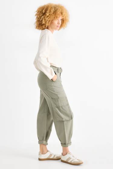 Femmes - Pantalon cargo à ceinture - high waist - tapered fit - vert clair