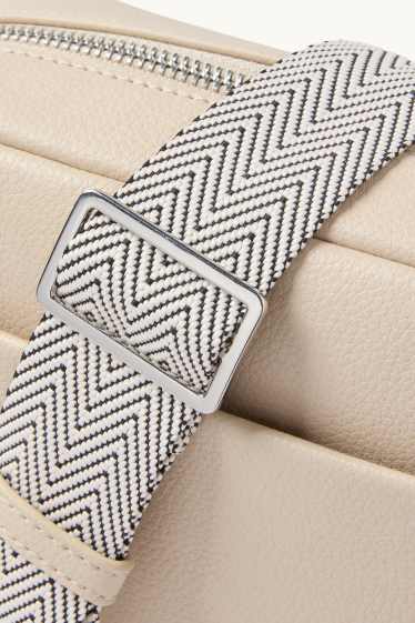 Damen - Umhängetasche mit abnehmbarem Taschengurt - Lederimitat - hellbeige