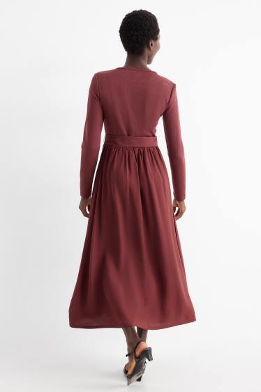 Dámské - Šaty fit & flare s páskem - bordeaux