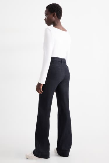 Damen - Flared Jeans mit Gürtel - High Waist - LYCRA® - dunkeljeansblau