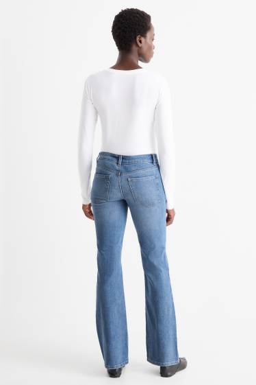 Mujer - Bootcut jeans - low waist - vaqueros - azul claro