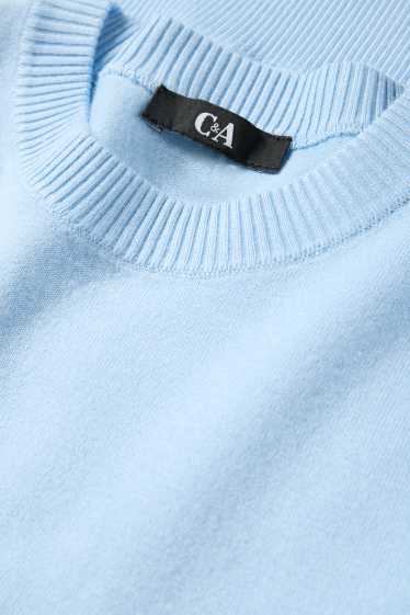 Women - Knitted jumper - short sleeve - light blue