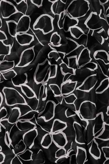 Femei - Șal - cu flori - negru