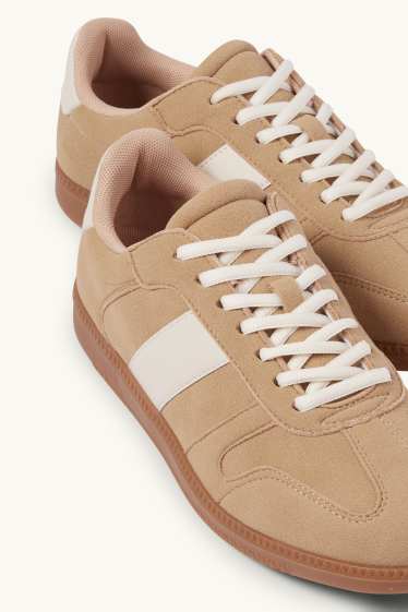 Dames - Sneakers - imitatiesuède - beige