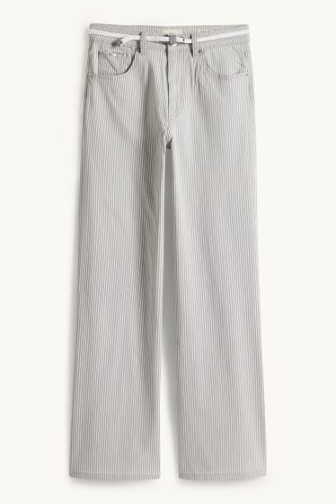 Damen - Wide Leg Jeans mit Gürtel - Mid Waist - gestreift - weiss / grau