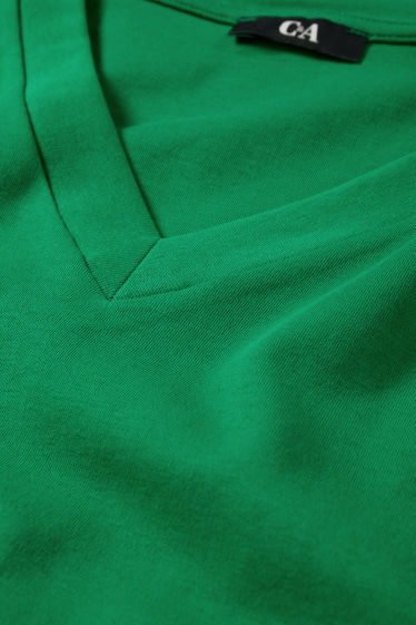Femei - Tricou cu decolteu în V - slim fit - verde