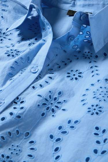 Femei - Bluză tip cămașă - broderie englezească - albastru