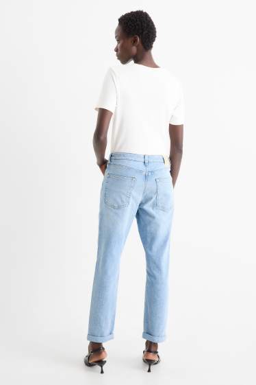 Femei - Boyfriend jeans - talie medie - denim-albastru deschis