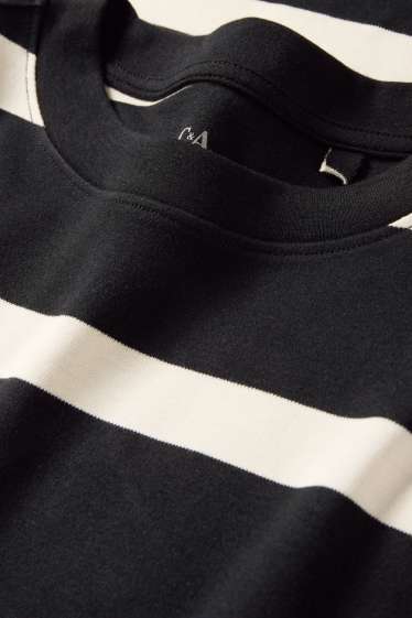 Femei - Rochie-tricou - cu dungi - negru / nej