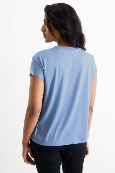 Femei - Tricou - regular fit - cu flori - albastru deschis