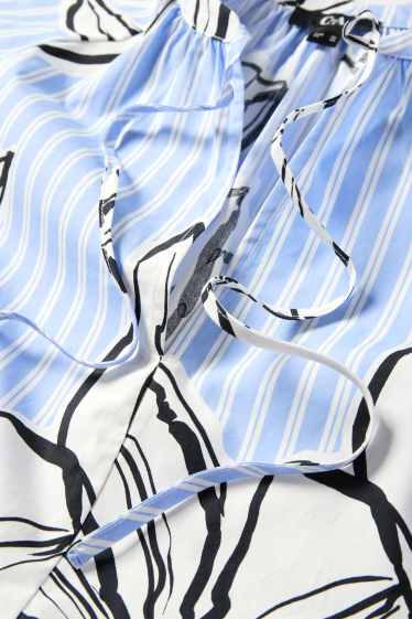 Femmes - Robe évasée - finition à rayures - à fleurs - bleu / blanc