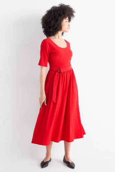 Femei - Rochie fit & flare cu curea - structurată - roșu