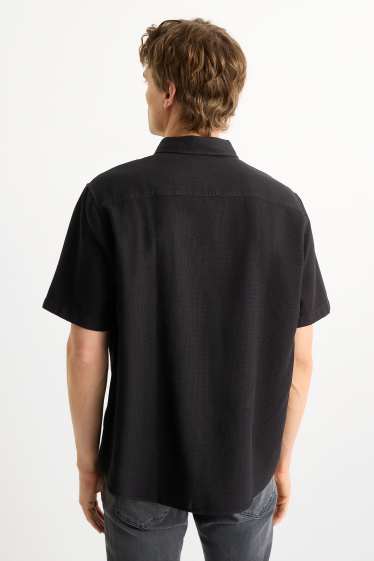 Hommes - Chemise - regular fit - col Kent - finition texturée - noir