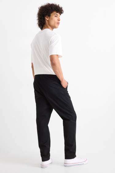 Heren - Chino - tapered fit - zwart