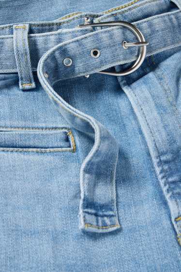Damen - Flared Jeans mit Gürtel - High Waist - LYCRA® - hellblau