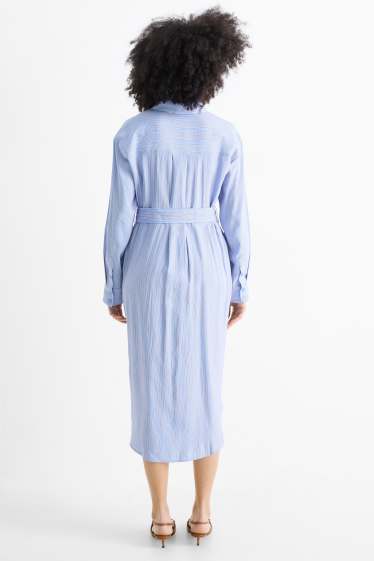 Femmes - Robe-chemisier à ceinture - à rayures - bleu clair