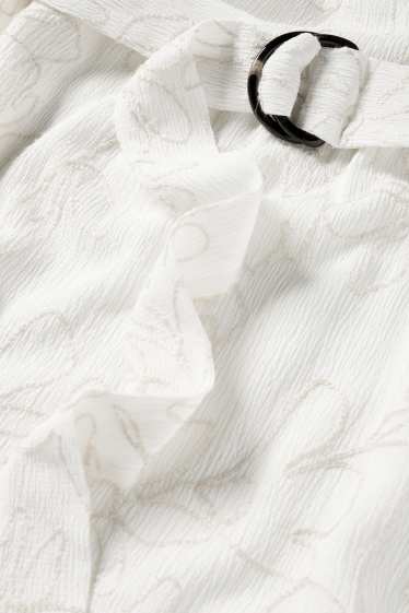 Femmes - Robe Fit & Flare à ceinture - à fleurs - finition texturée - blanc crème