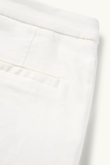 Damen - Caprihose - Mid Waist - Slim Fit - cremeweiß