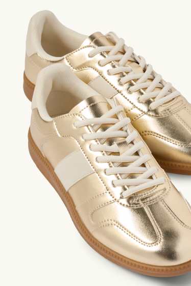 Donna - Sneakers - similpelle - effetto brillante - oro