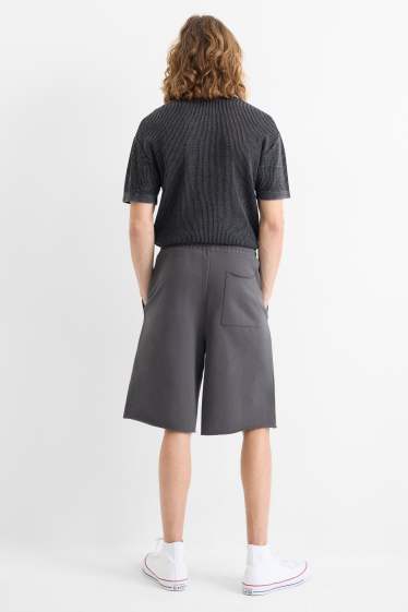 Bărbați - Pantaloni scurți de trening - gri închis