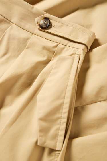 Dona - Faldilla - marró clar