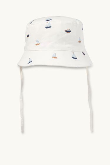 Baby Jungen - Segelboot - Baby-Hut - weiss