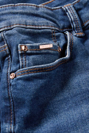 Femei - Skinny jeans - talie medie - jeans modelatori - LYCRA® - albastru închis