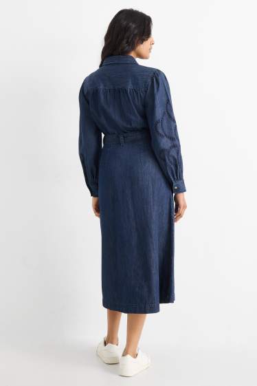 Femmes - Robe-chemisier en jean à ceinture - bleu foncé