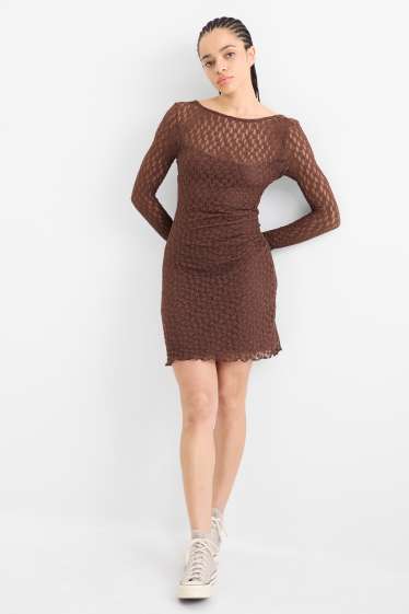 Dona - Vestit de blonda - marró