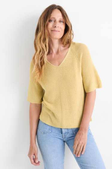 Women - Knitted jumper - short sleeve - shiny - yellow