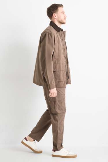 Hombre - Pantalón cargo - tapered fit - marrón