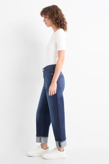 Femei - Boyfriend jeans - talie medie - albastru închis