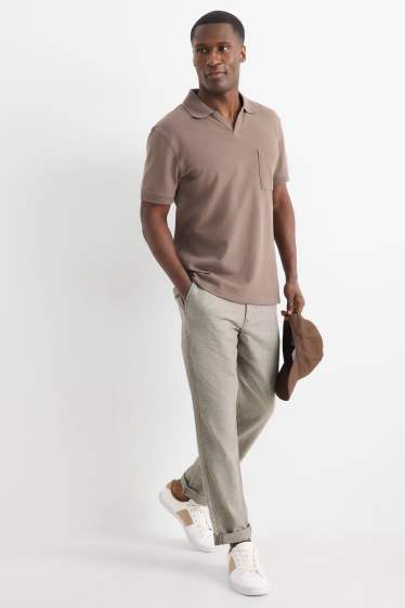 Hommes - Chino avec teneur en lin et ceinture - regular fit - beige