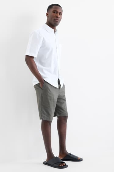 Men - Shorts - linen blend - green