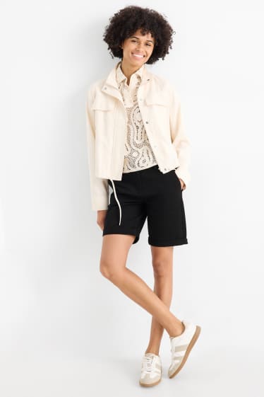 Women - Bermuda shorts with belt - mid-rise waist - black