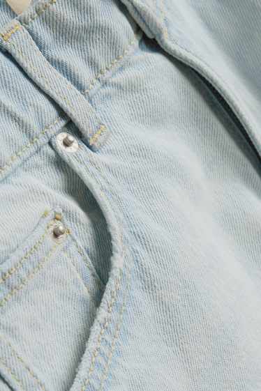 Dames - Bermuda van spijkerstof - mid waist - jeanslichtblauw