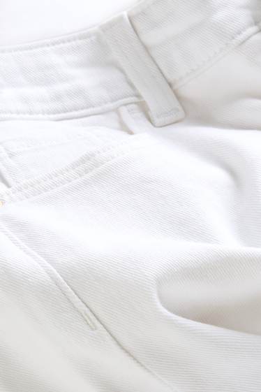 Femmes - Short en jean - mid waist - blanc
