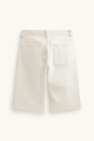 Femei - Bermude de blugi - talie medie - alb