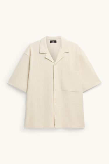 Hombre - Camisa - relaxed fit - cuello solapa - con textura - crema