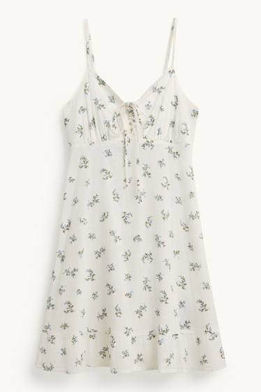 Femei - Rochie - cu flori - alb