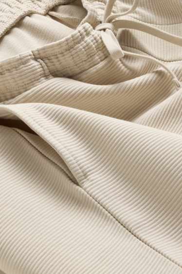 Men - Shorts - ribbed - beige