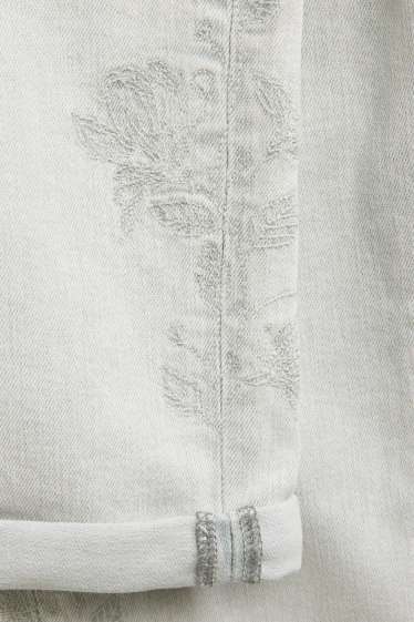 Femmes - Boyfriend jean - mid waist - à fleurs - jean gris clair