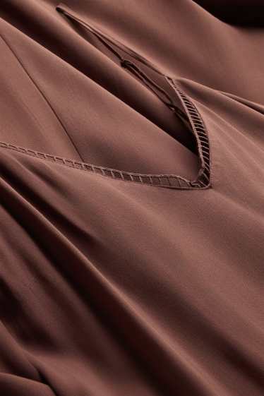 Damen - Kleid mit V-Ausschnitt - Straight Fit - braun