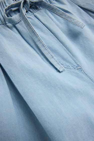 Women - Shorts - mid-rise waist - denim look - blue denim