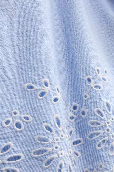 Dames - Blouse - broderie Anglaise - lichtblauw