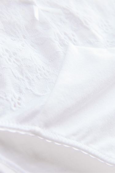 Femei - Chiloți model brazilian - broderie englezească - alb