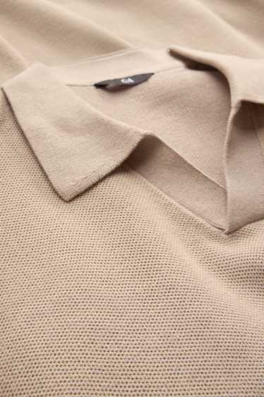 Hommes - Polo en maille - regular fit - finition texturée - beige