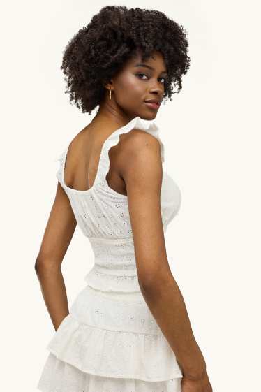 Femmes - Chemisier court - broderie anglaise - blanc