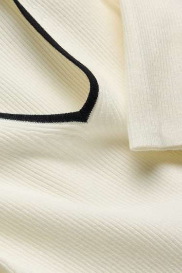 Femmes - Pull en maille - manches courtes - finition côtelée - blanc